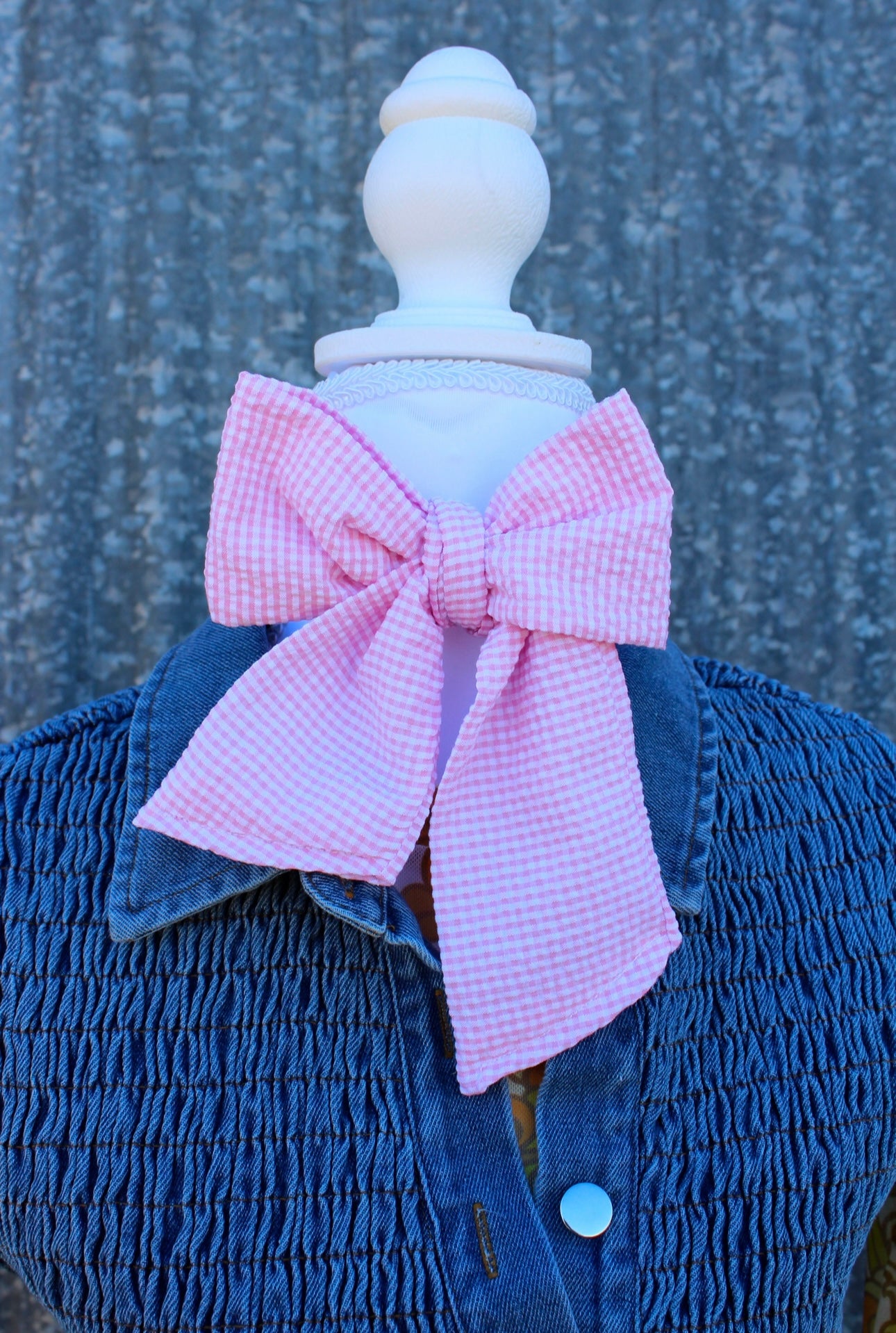 A Pop of Pink Twilly